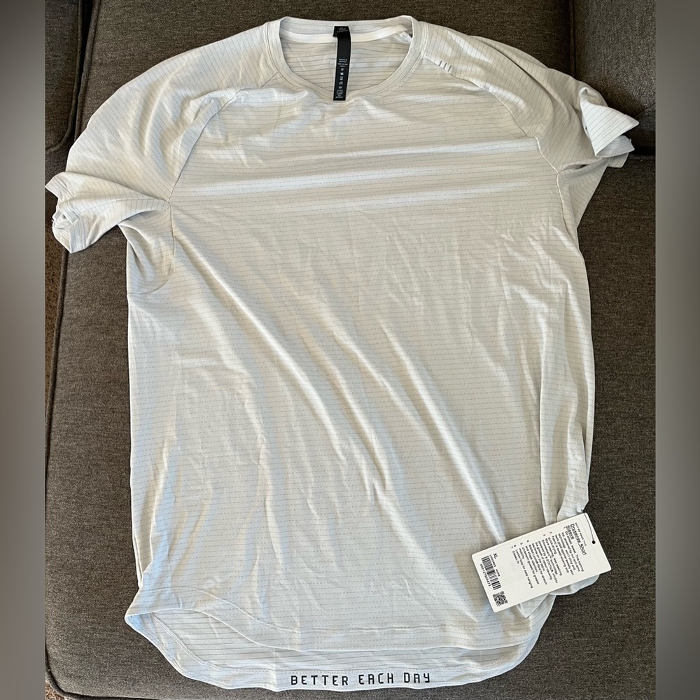Lululemon Men’s Drysense Short Sleeve Shirt size XL brand new with tags